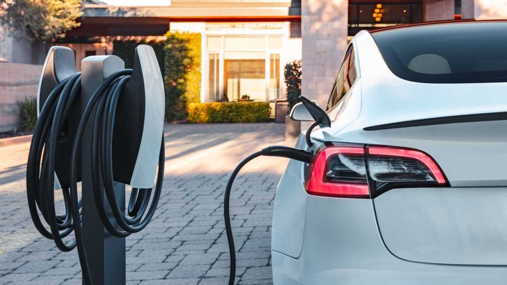 What Are the Disadvantages of Electric Cars?